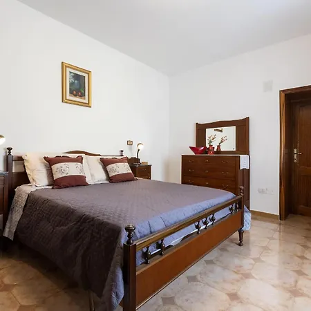 Sos Candhaleris By Interhome * Nulvi