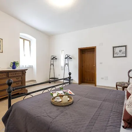 Sos Candhaleris By Interhome *